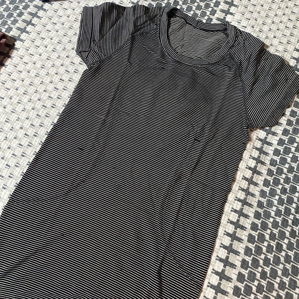 SOLD Lululemon Swiftly Tech